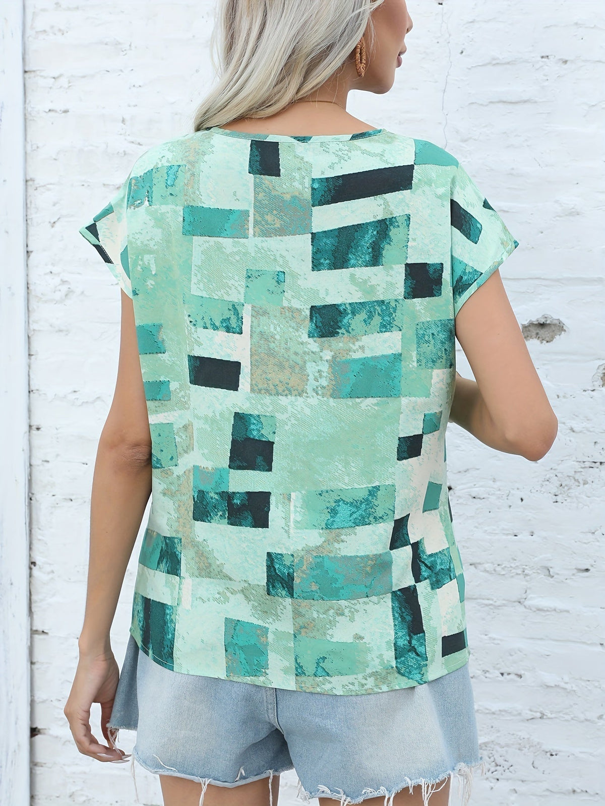 Graphic Print Crew Neck T-shirt, Short Sleeve Aztec Print Tops