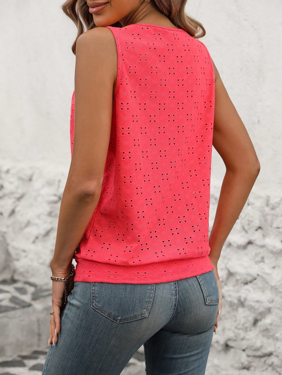 Women's Burnout Embroidery Lock Hole Collar Tank Top
