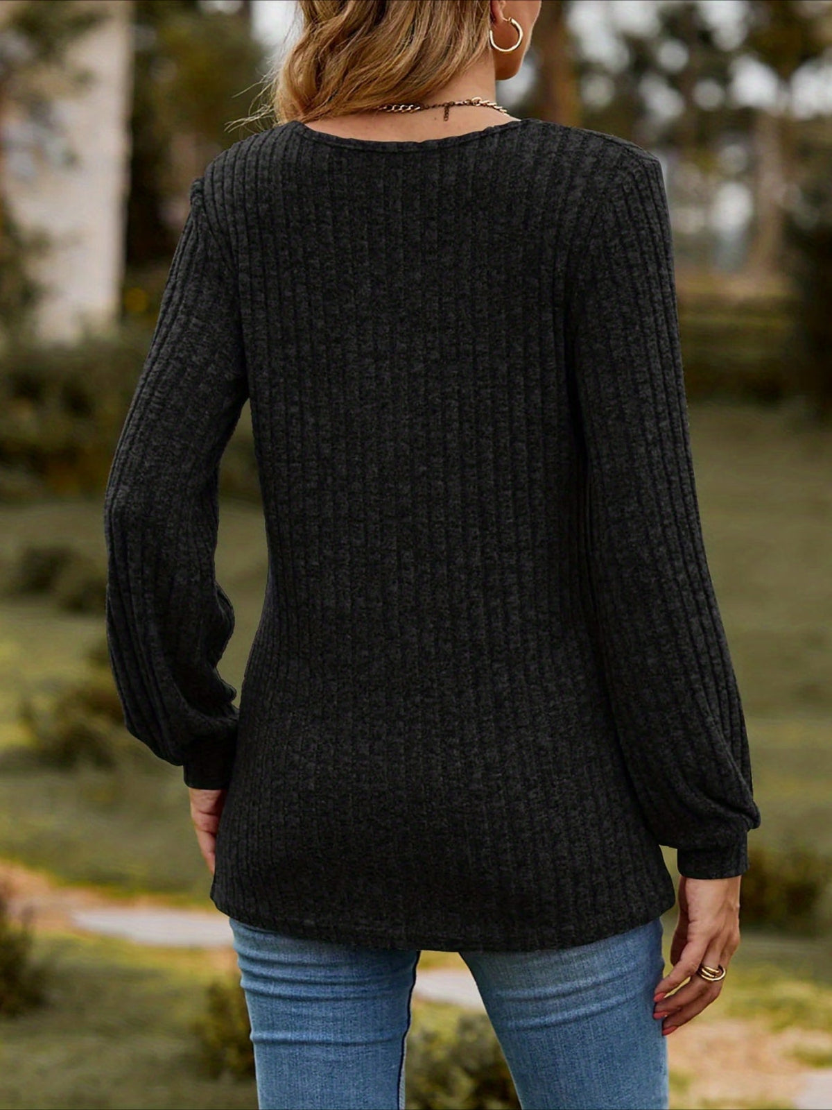 Chic Ribbed Crew-Neck T-Shirt with Button Detail - Comfortable Long Sleeve Casual Top