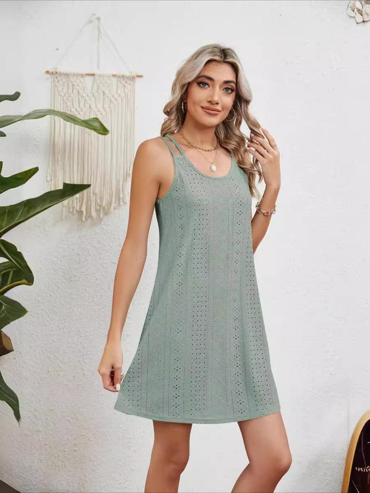 Elegant Sleeveless Lettuce Trim Dress