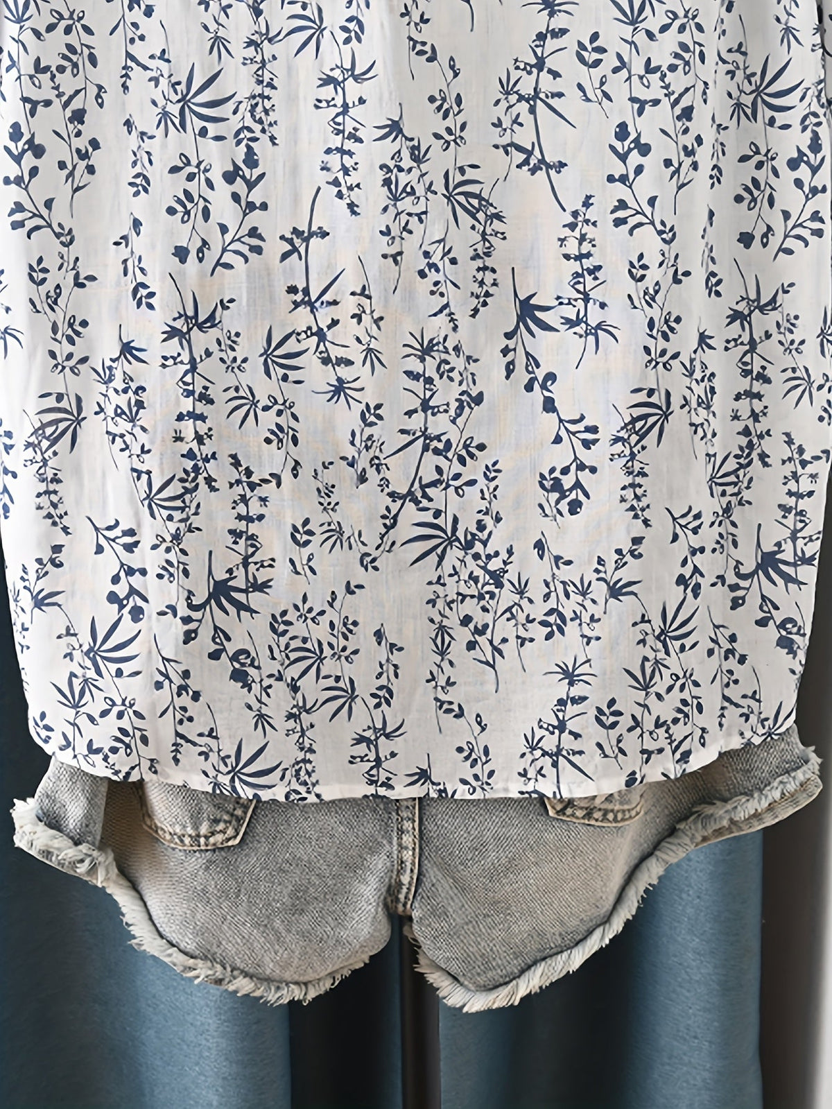Floral V-neck Lightweight Seven Quarter Sleeved Shirt