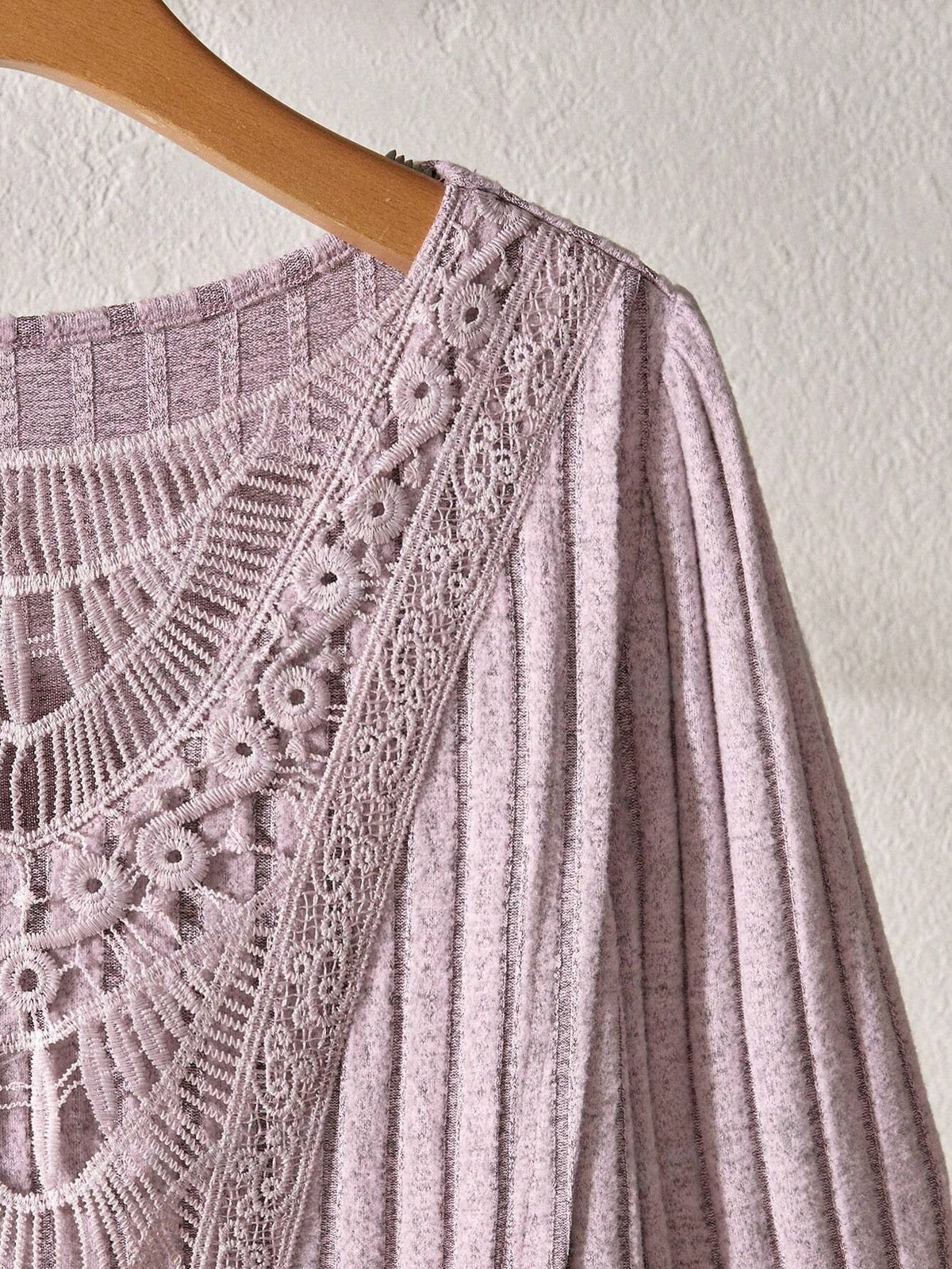 Casual Contrast Lace Round Neck Long Sleeve T-Shirt