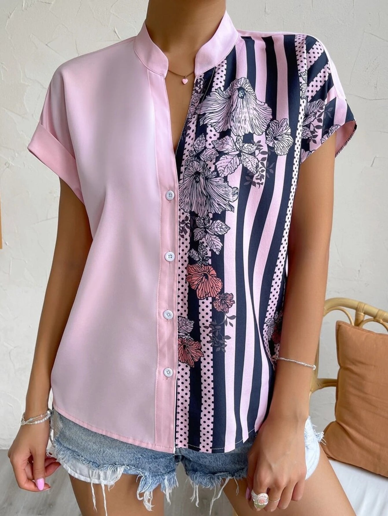 Women's Floral Print Contrast Blouse - Casual Cap Sleeve Collar Top for Effortless Style