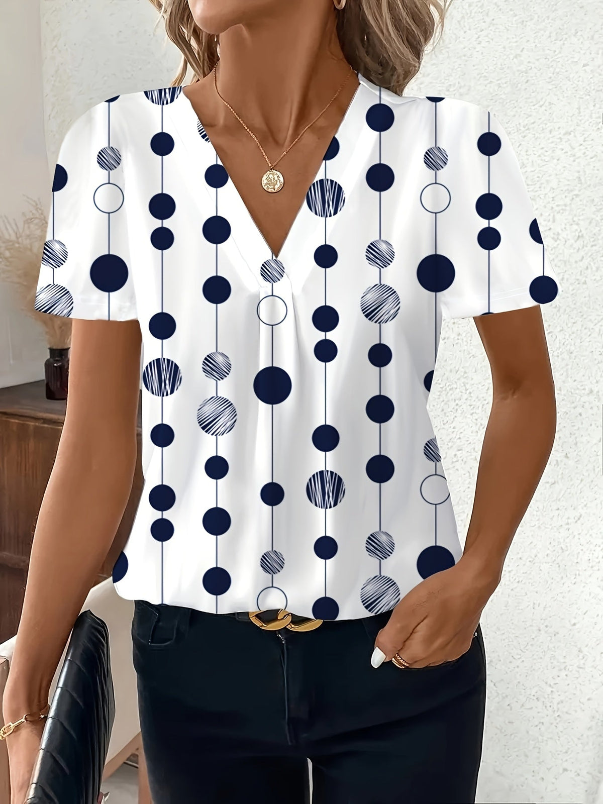Geometric Flower Pattern Chest Pleats and V-Neck Short Sleeves Shirt