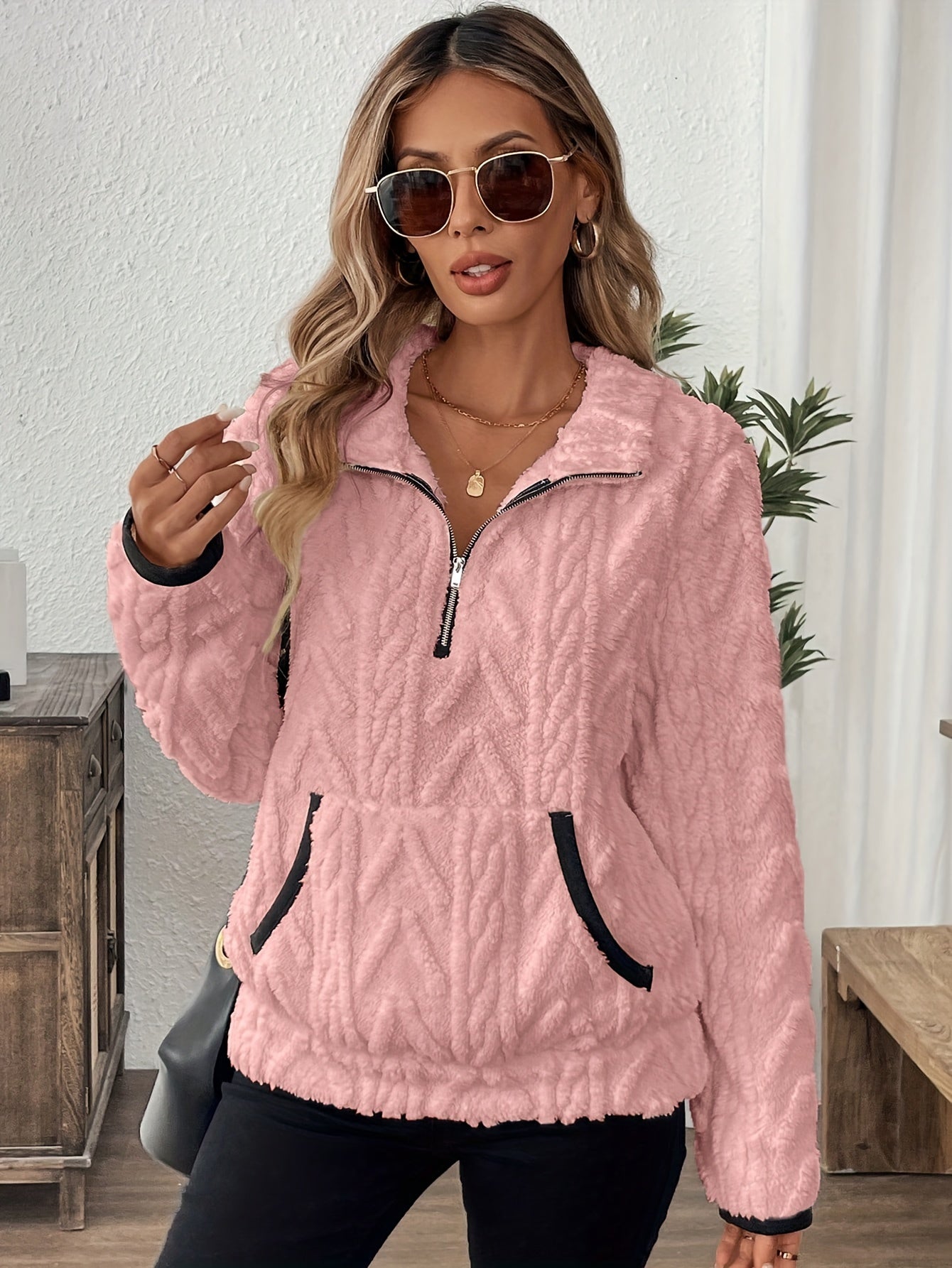 Women'S Fashion Fuzzy Sweatshirt, Solid Color, with Lapel Collar and Zipper Detail