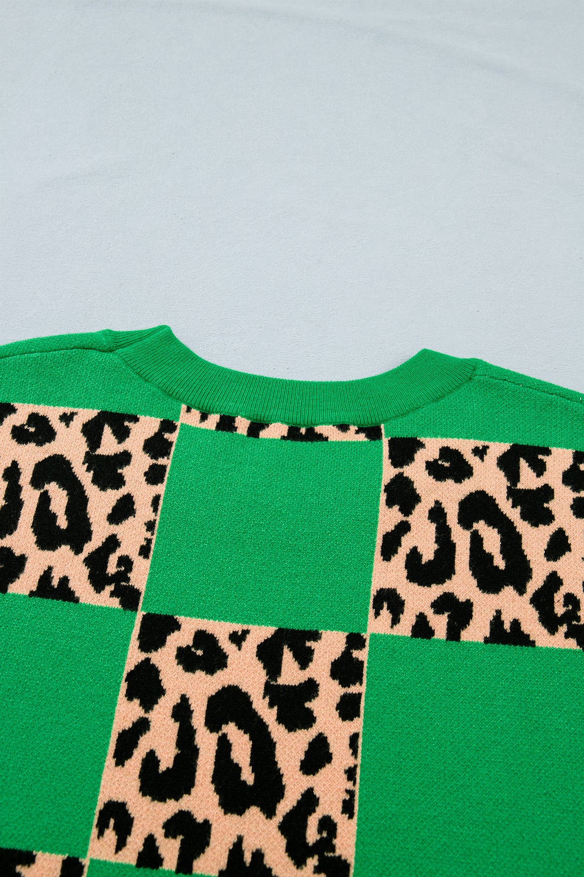 Green Plus Size Leopard Contrasted Checkered Short Sleeve Sweater