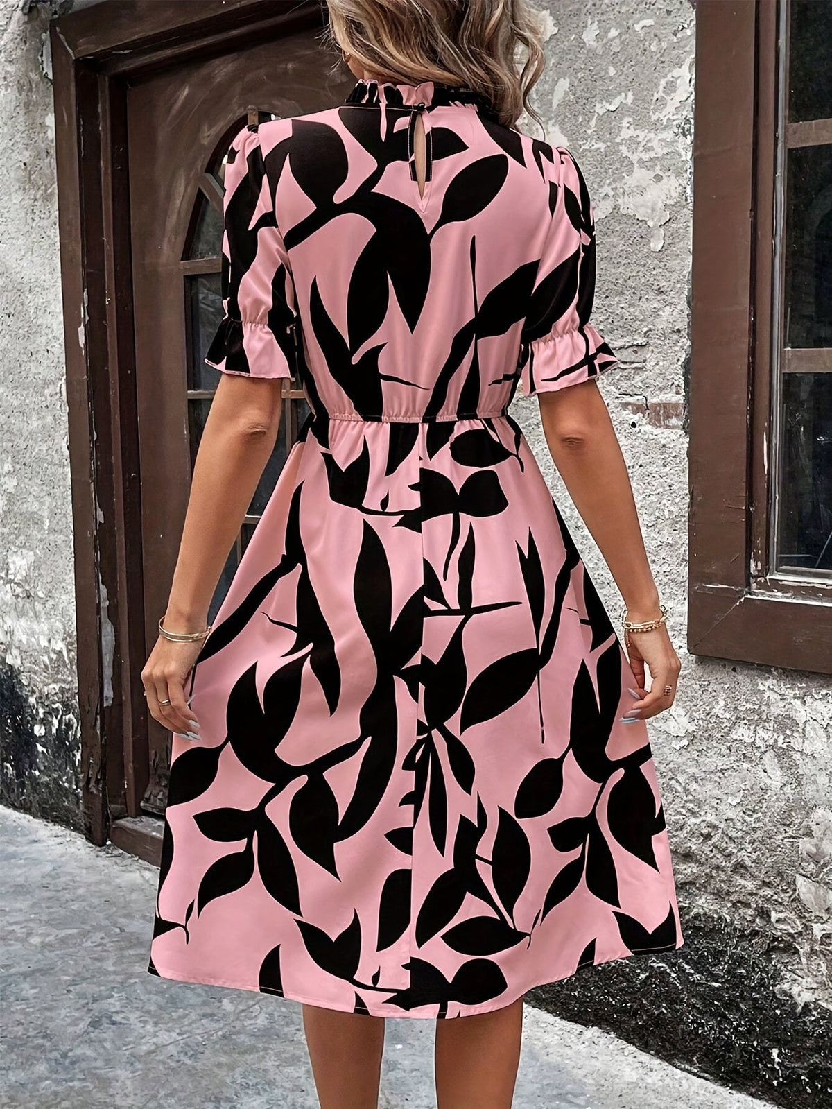 Leaf Print Mock Neck Dress, Elegant Short Sleeve Ruffle Cuff Back Keyhole A-line Dress