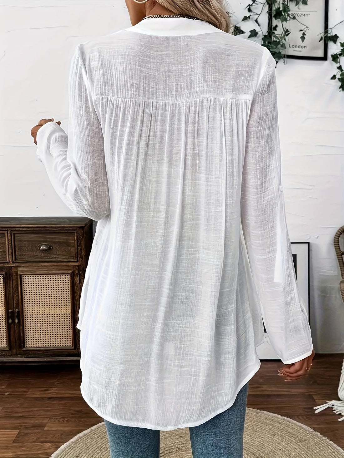 Elegant Lace Detail Round Neck Floral Embroidery Long Sleeve Blouse