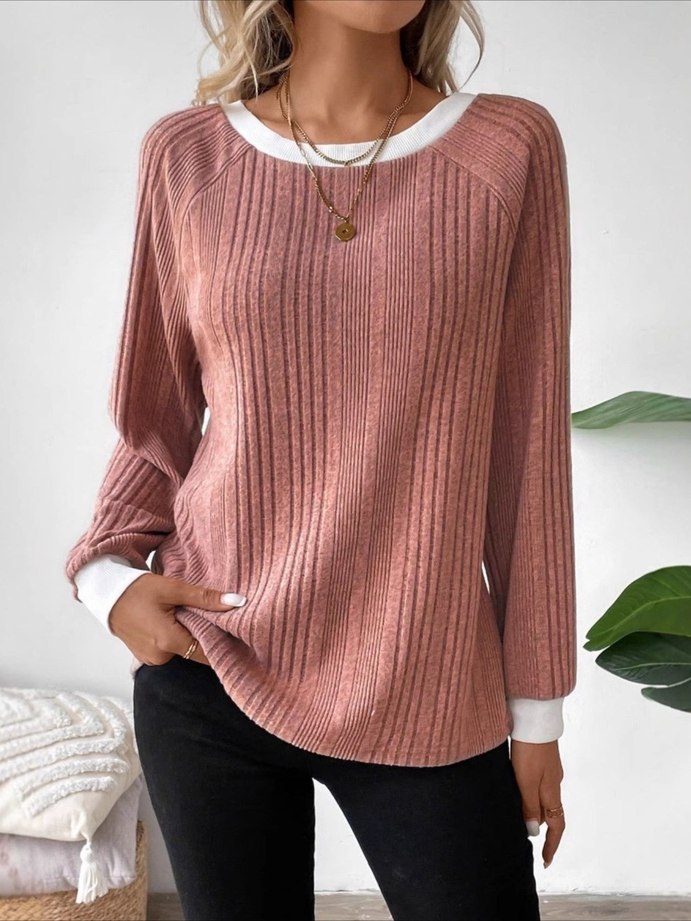 Long Sleeve Pullover with Elegant Contrast Collar Top