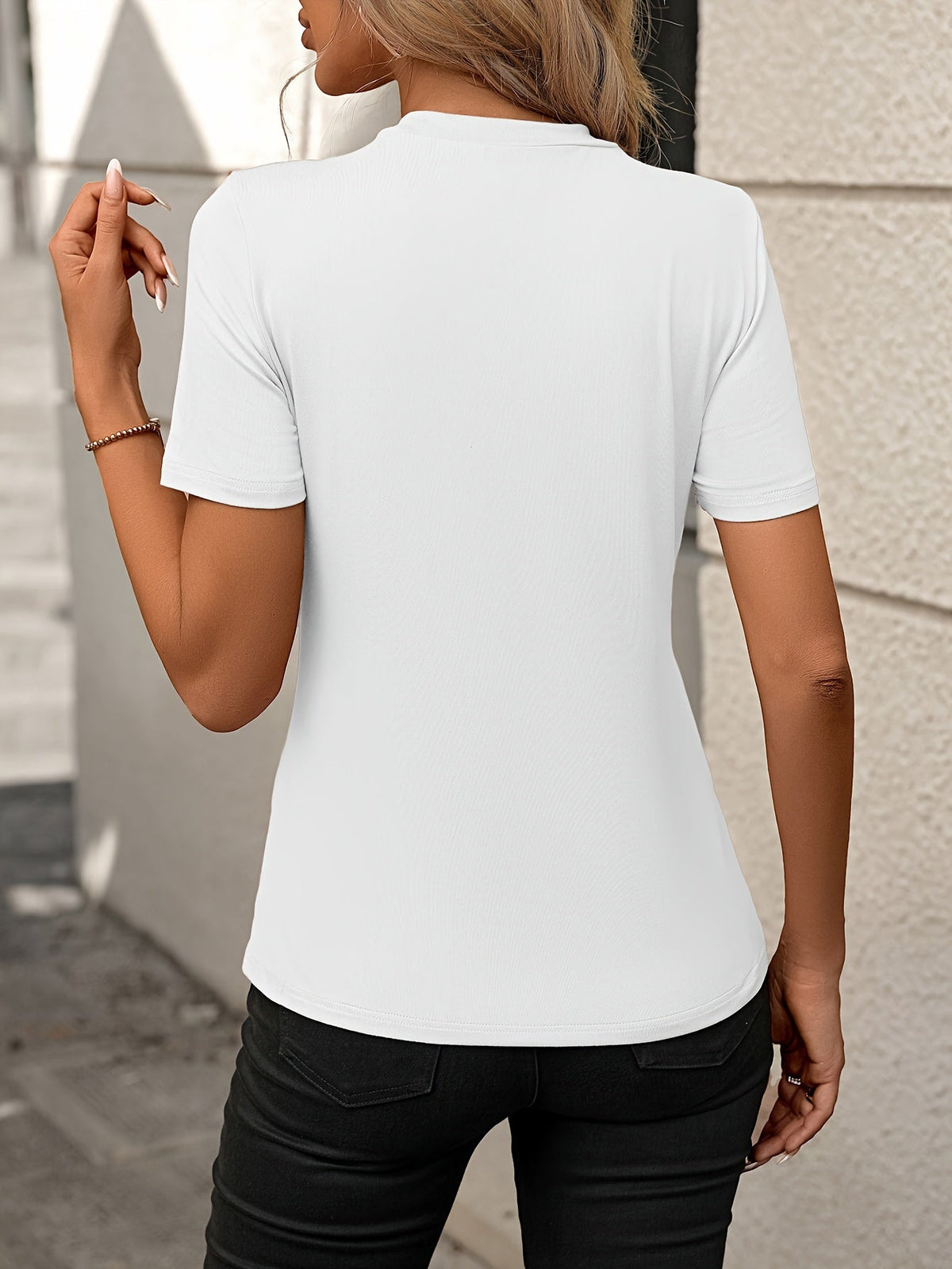 Women's Casual Short Sleeve T-Shirt - Solid Color Crew Neck Tee