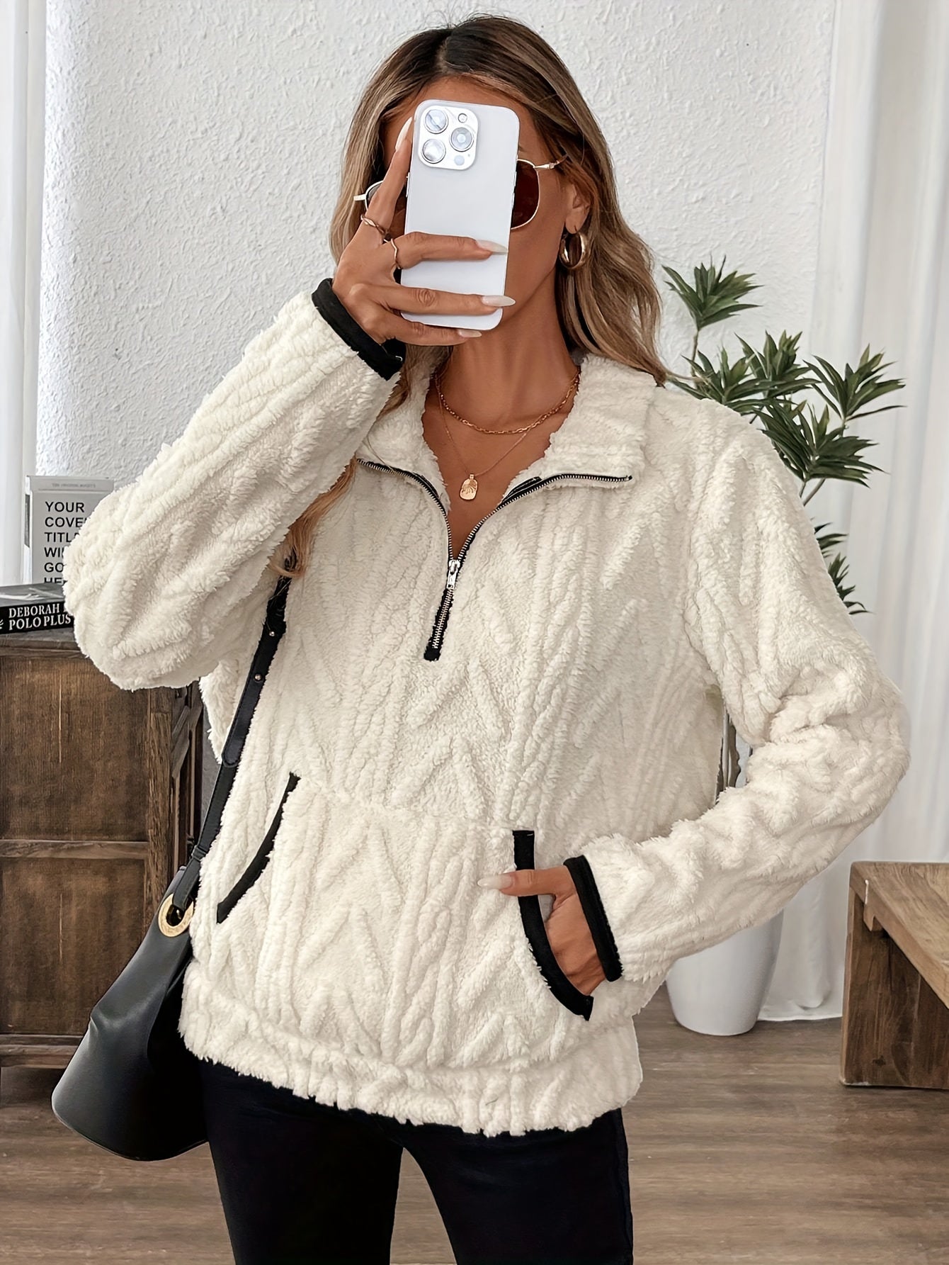 Women'S Fashion Fuzzy Sweatshirt, Solid Color, with Lapel Collar and Zipper Detail
