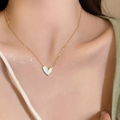Elegant & Simple Heart Pendant Necklace - Perfect Gift for Her, Alloy, Versatile for Casual Attire