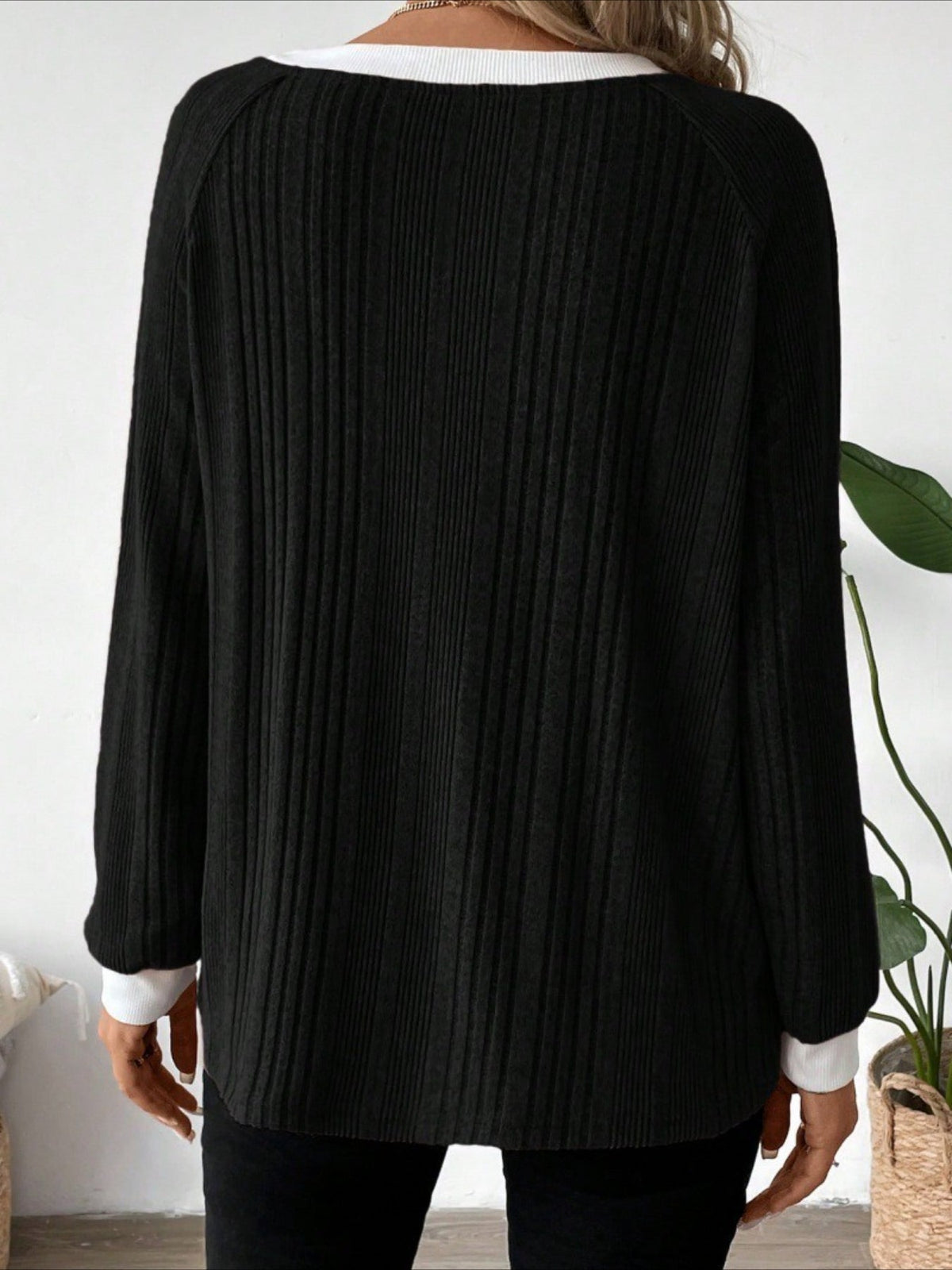 Long Sleeve Pullover with Elegant Contrast Collar Top