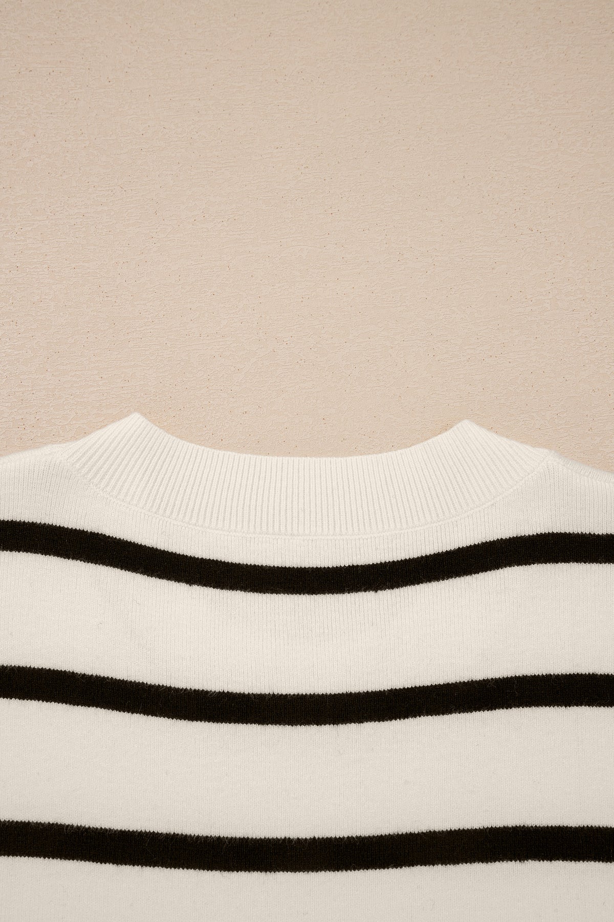 White Side Slits Crewneck Short Sleeve Sweater Tee