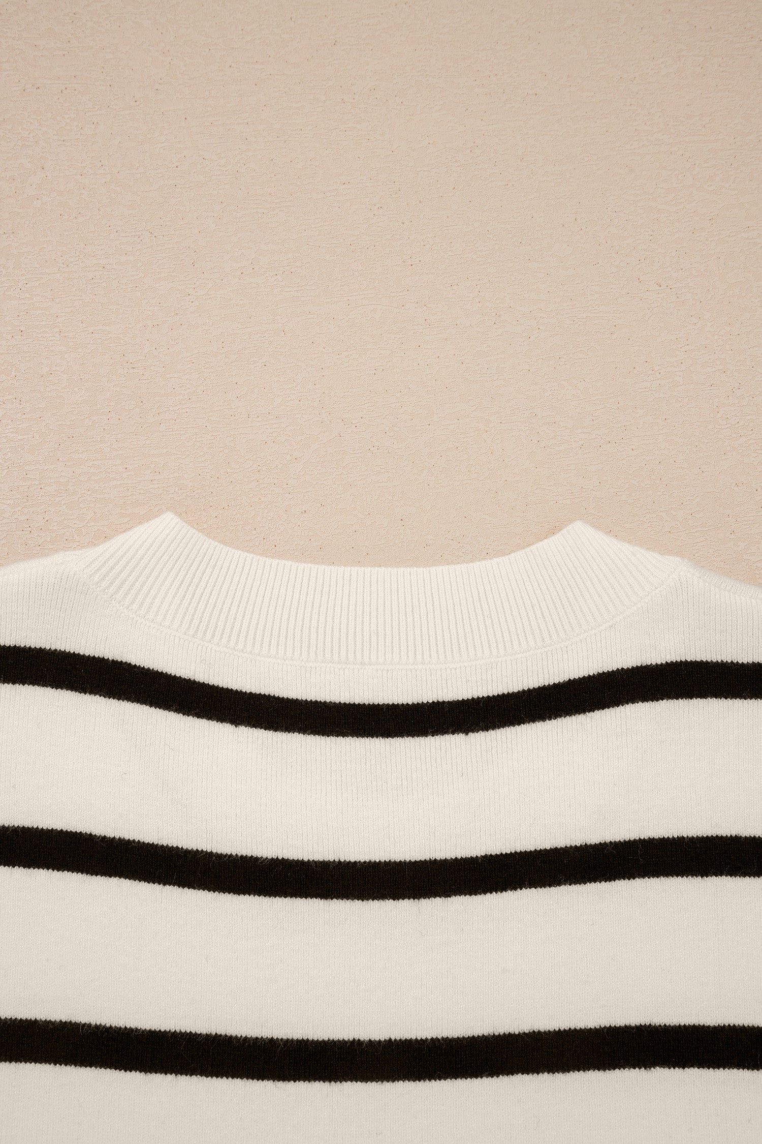 White Side Slits Crewneck Short Sleeve Sweater Tee