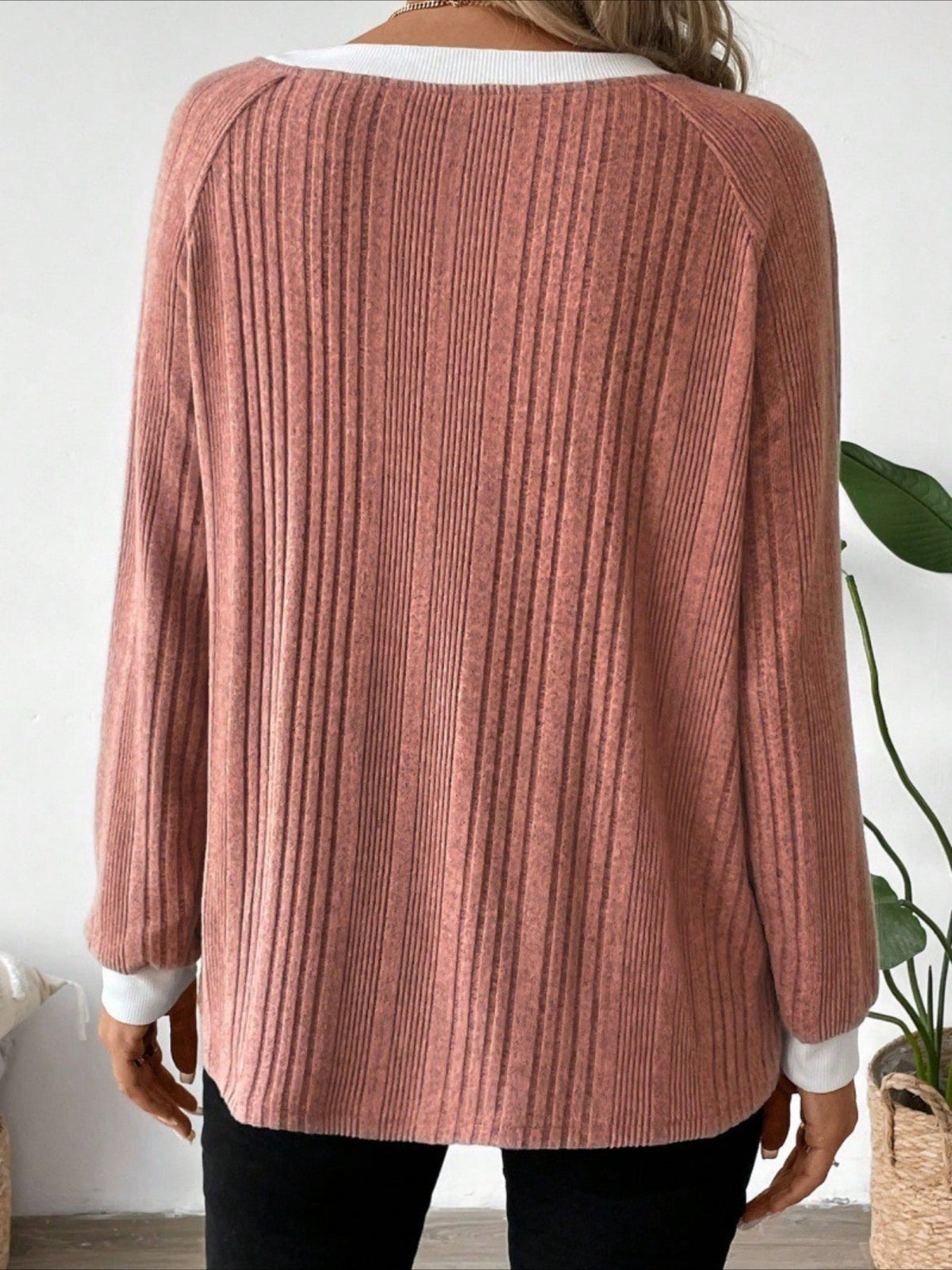 Long Sleeve Pullover with Elegant Contrast Collar Top