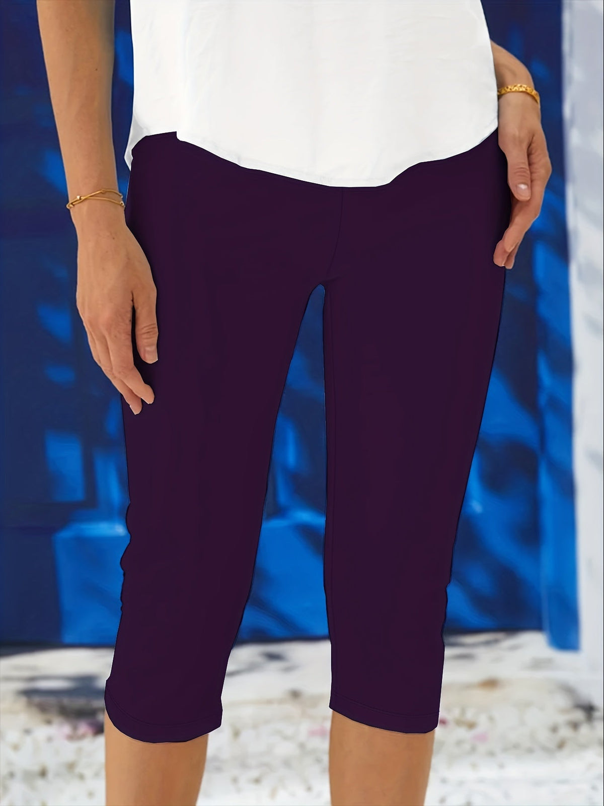 Solid Elastic Waist Medium Stretch Yoga Capri Leggings