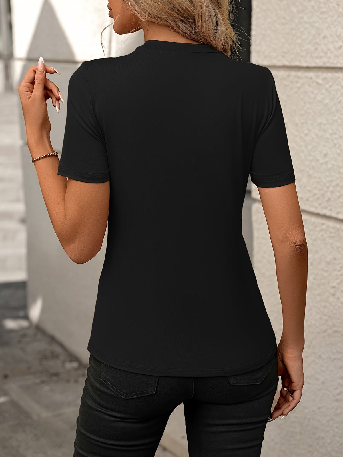 Women's Casual Short Sleeve T-Shirt - Solid Color Crew Neck Tee