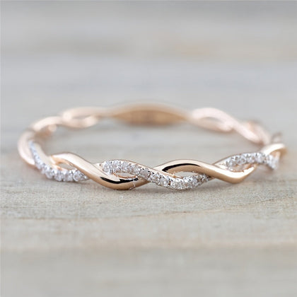 Elegant Twisted Design Rhinestone-Encrusted Zinc Alloy Ring for Women, Perfect for Engagement, Banquets, Weddings, and Campus Events, All-Season Gift for Girlfriend