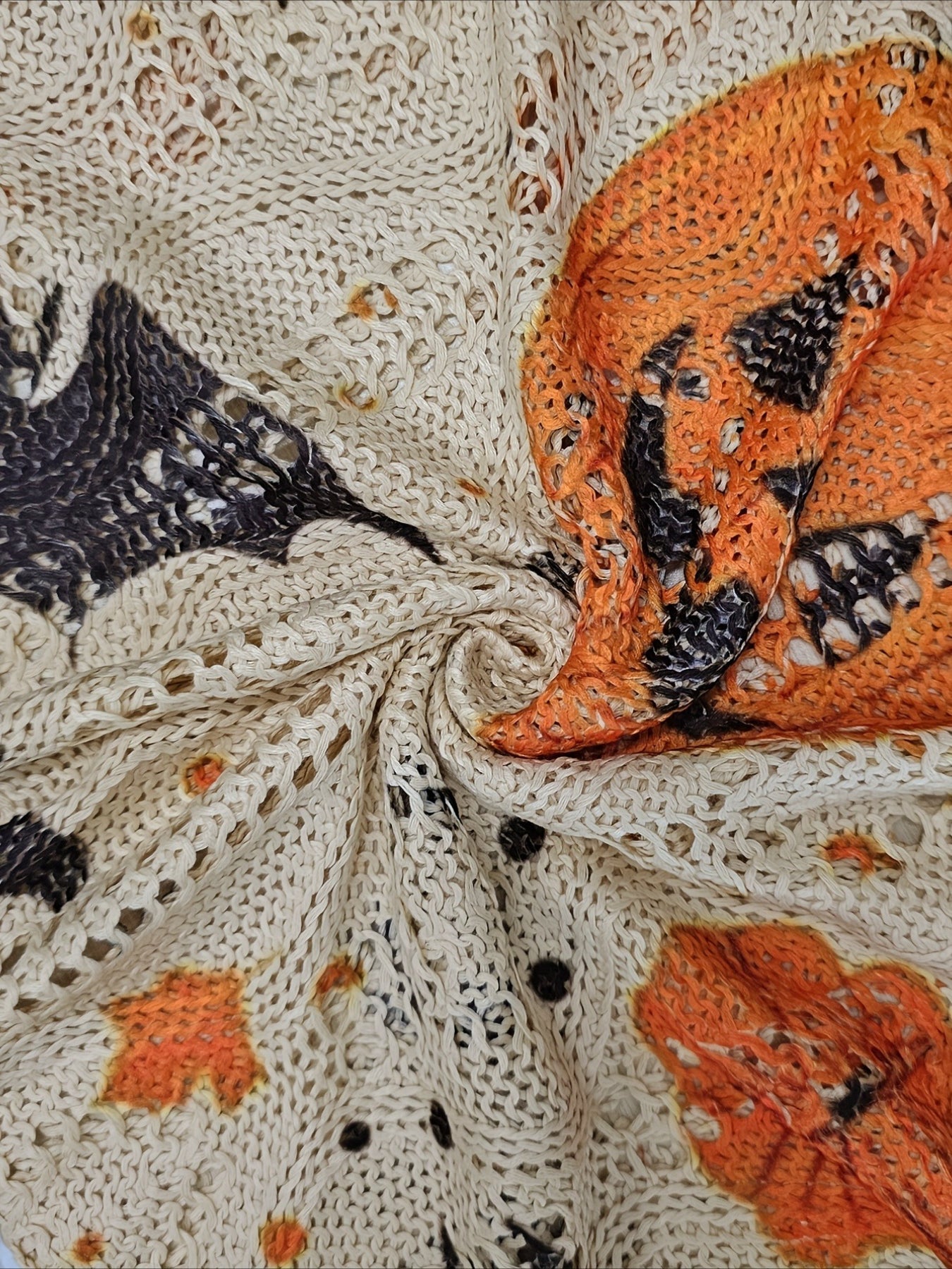 Halloween Theme Off-Shoulder V-Neck Bat & Pumpkin Print Long Sleeve Top