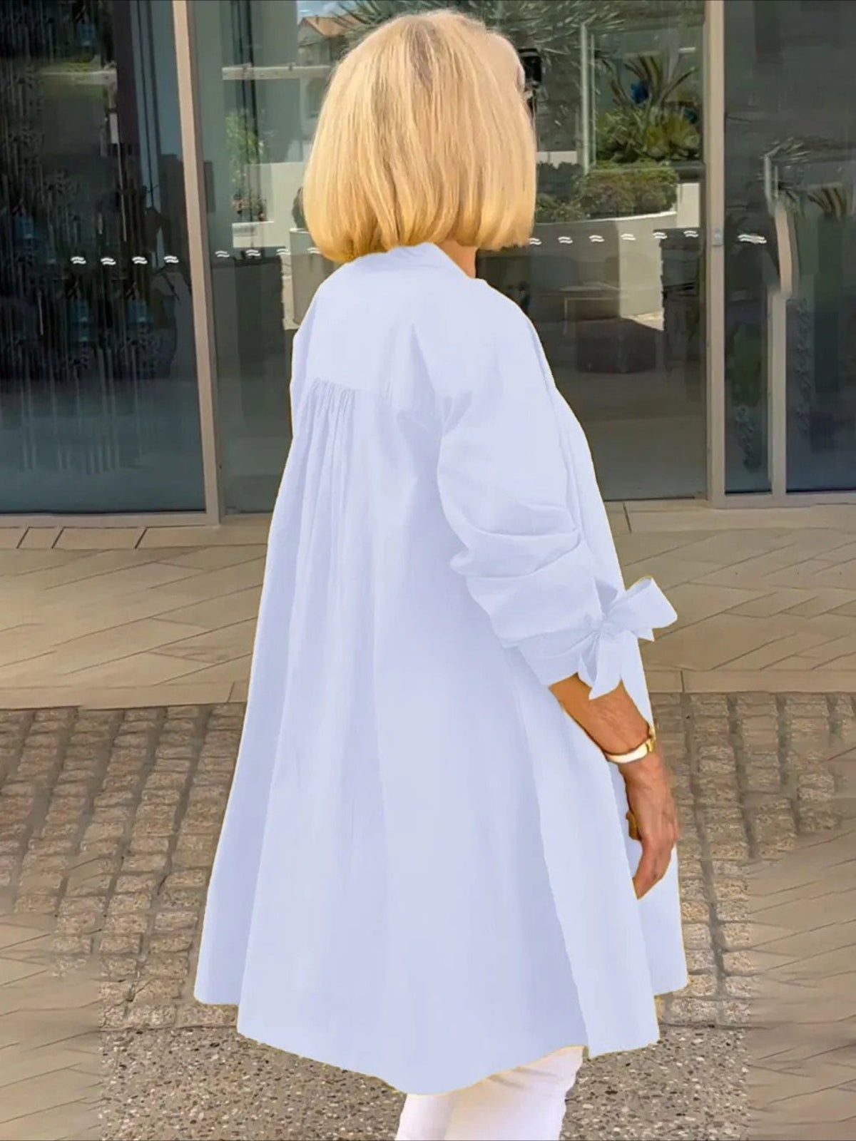 Elegant Loose-Fit Adjustable Cuffs Side Slit Breathable Fabric Round Neck Nontransparent Material Shirt