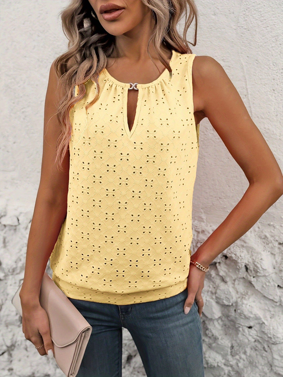 Women's Burnout Embroidery Lock Hole Collar Tank Top