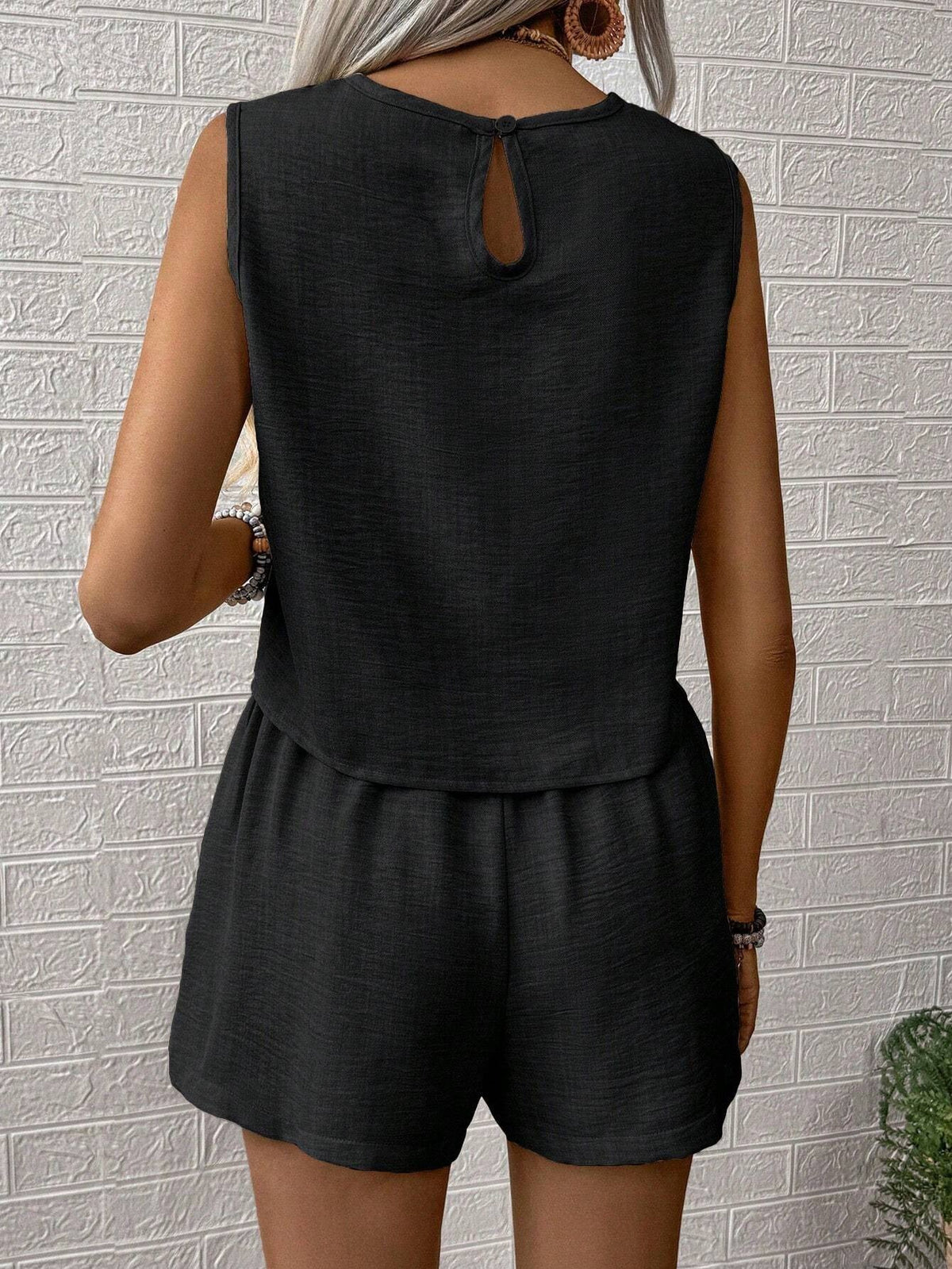 Casual Solid Color Shorts Set, Crew Neck Sleeveless Tank Top & High Waist Shorts Outfits
