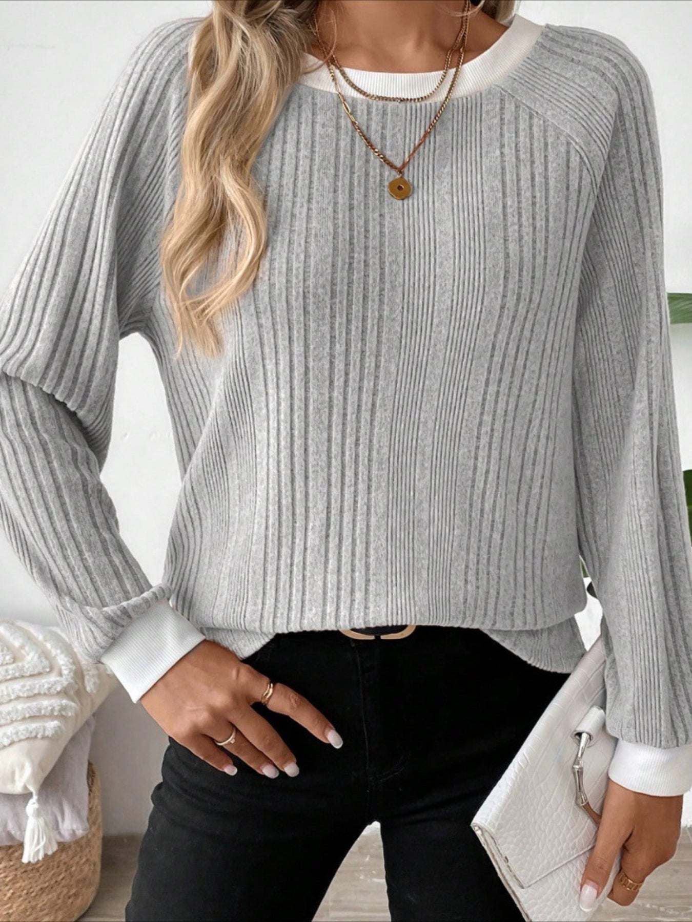 Long Sleeve Pullover with Elegant Contrast Collar Top