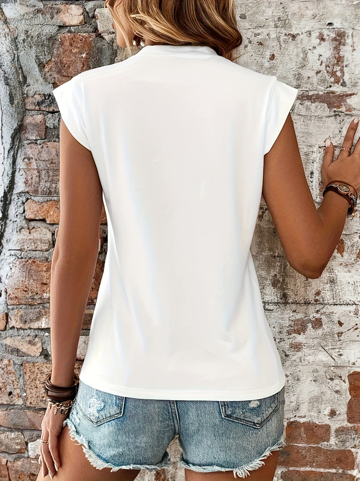 Women's Casual Cap Sleeve T-Shirt- Solid Color Crew Neck Tee for Comfortable Everyday Wear