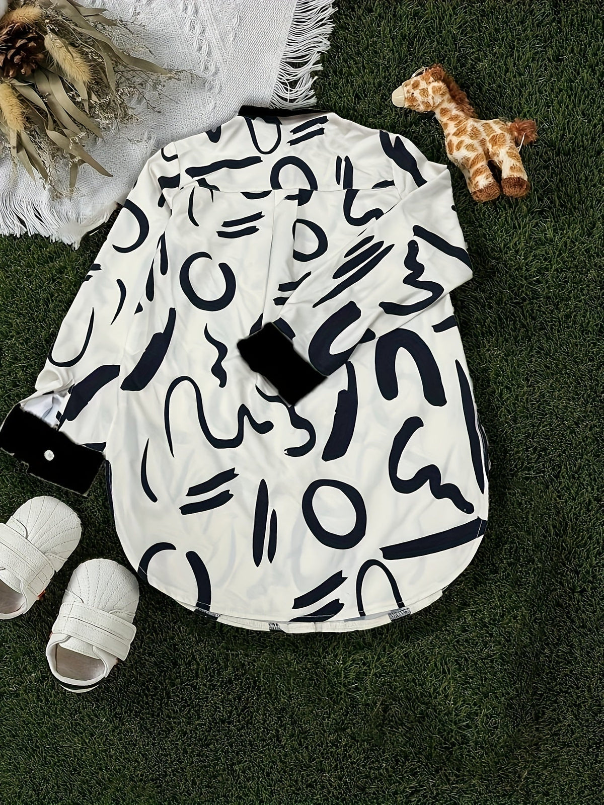 Geo Print Curved Hem Shirt, Casual Button Front Long Sleeve Shirt