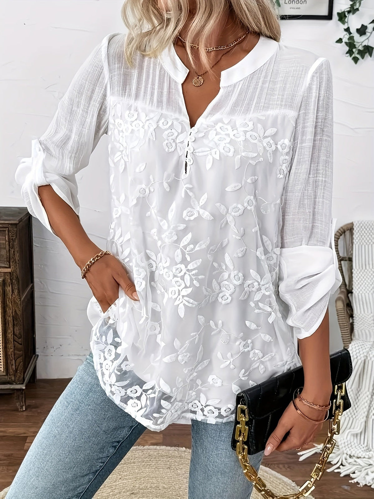 Elegant Lace Detail Round Neck Floral Embroidery Long Sleeve Blouse
