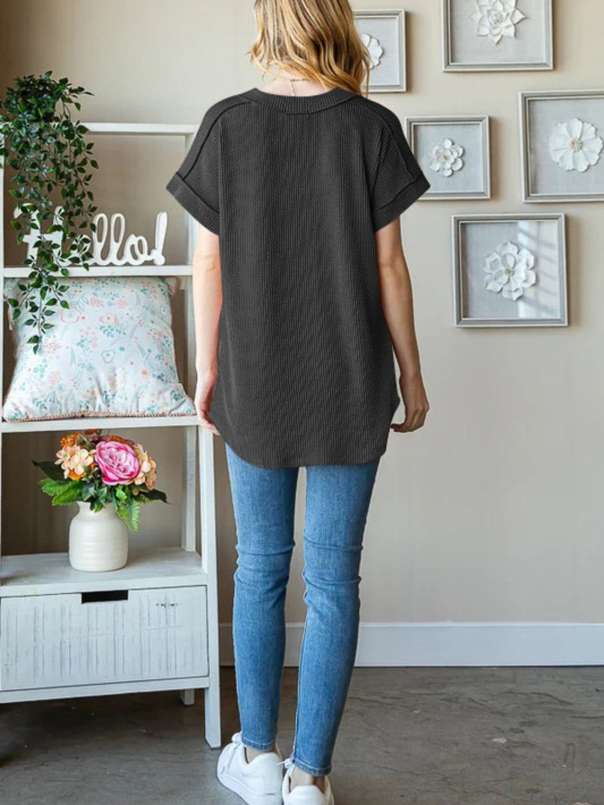 Striped jacquard knit loose-fitting V-neck short sleeve T-shirt