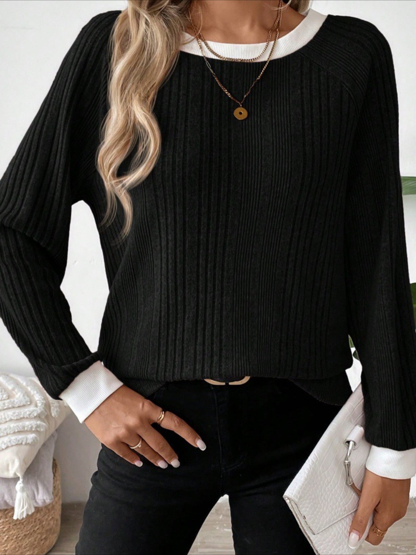 Long Sleeve Pullover with Elegant Contrast Collar Top