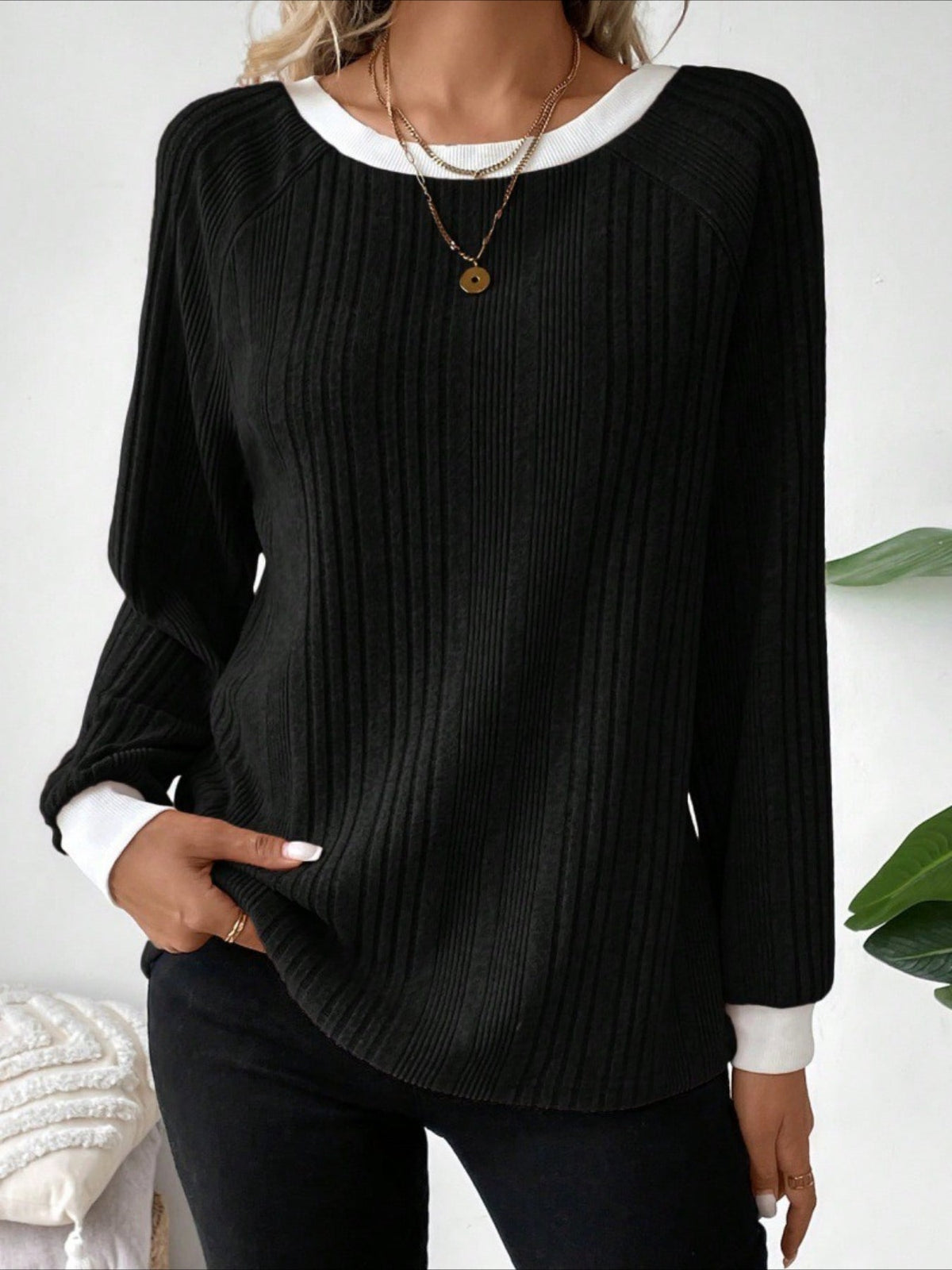 Long Sleeve Pullover with Elegant Contrast Collar Top