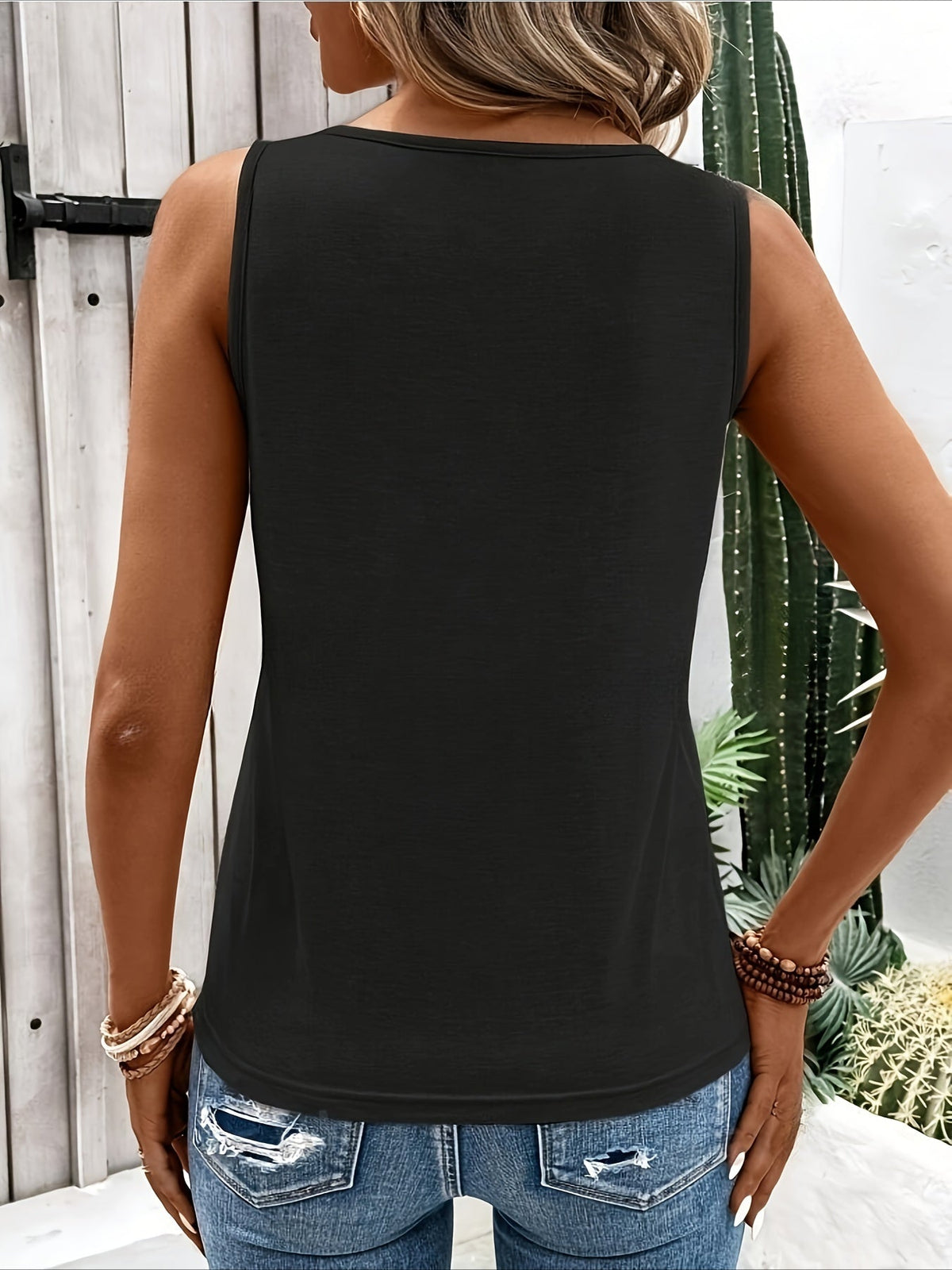 Sexy Ring Detail Crew Neck Sleeveless Solid Color Tank Top