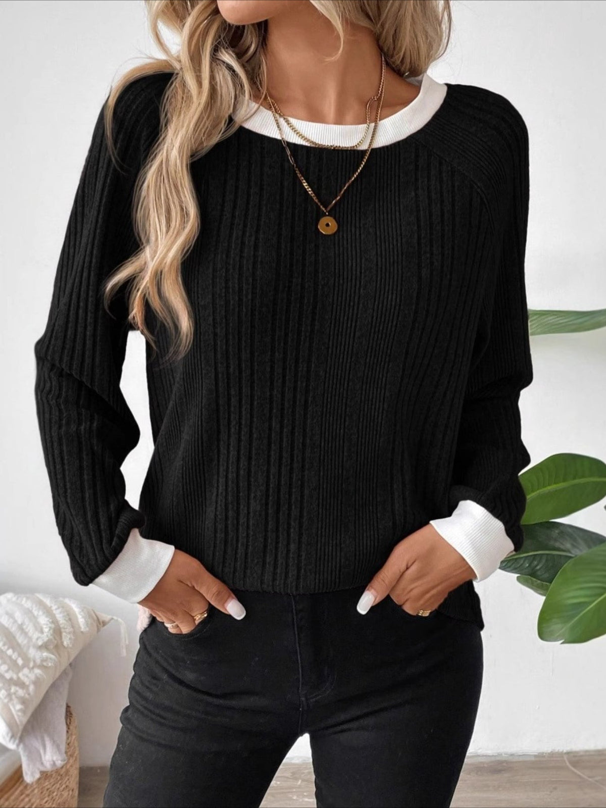 Long Sleeve Pullover with Elegant Contrast Collar Top