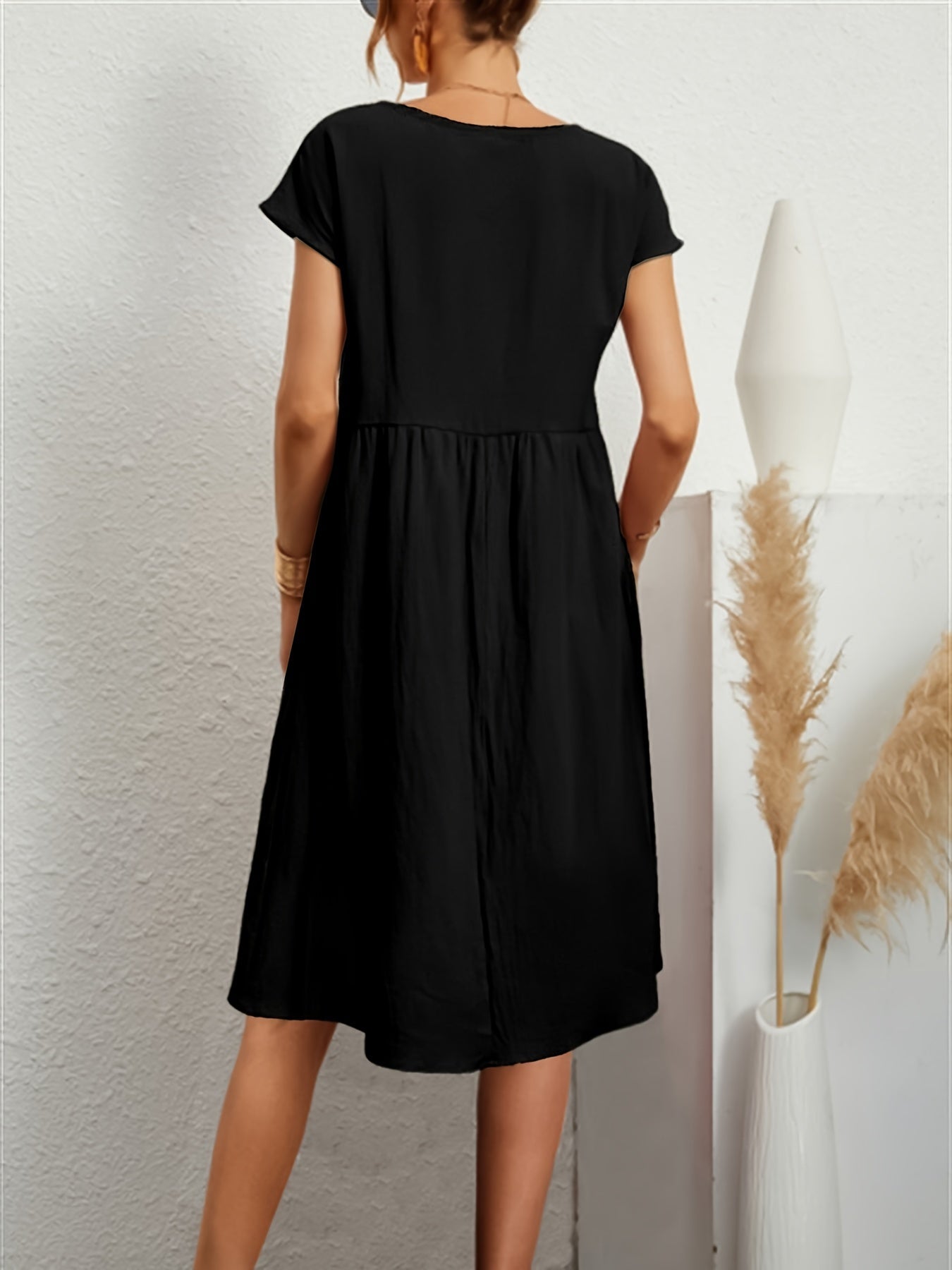 Solid Crew Neck Dress With Pocket, Casual Short Sleeve Midi Dress