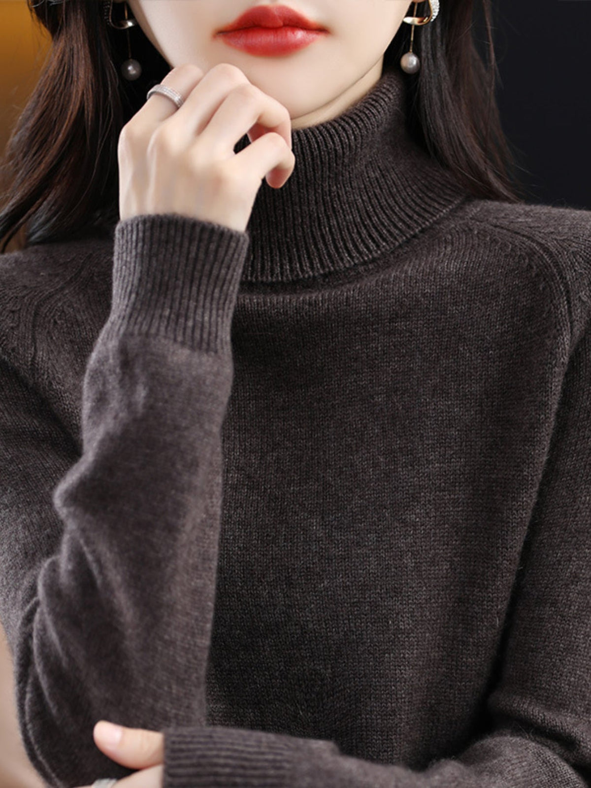 Cozy Solid Turtle Neck Sweater - Elegant Long Raglan Sleeve, Soft, Warm, and Comfortable