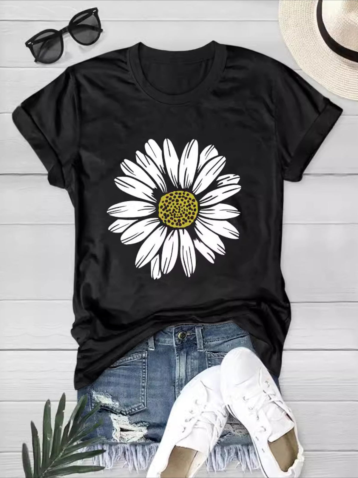 Daisy Flower Print Crew Neck Short Sleeve T-Shirt